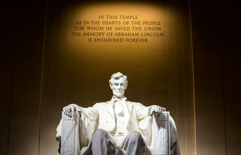 abraham lincoln statue